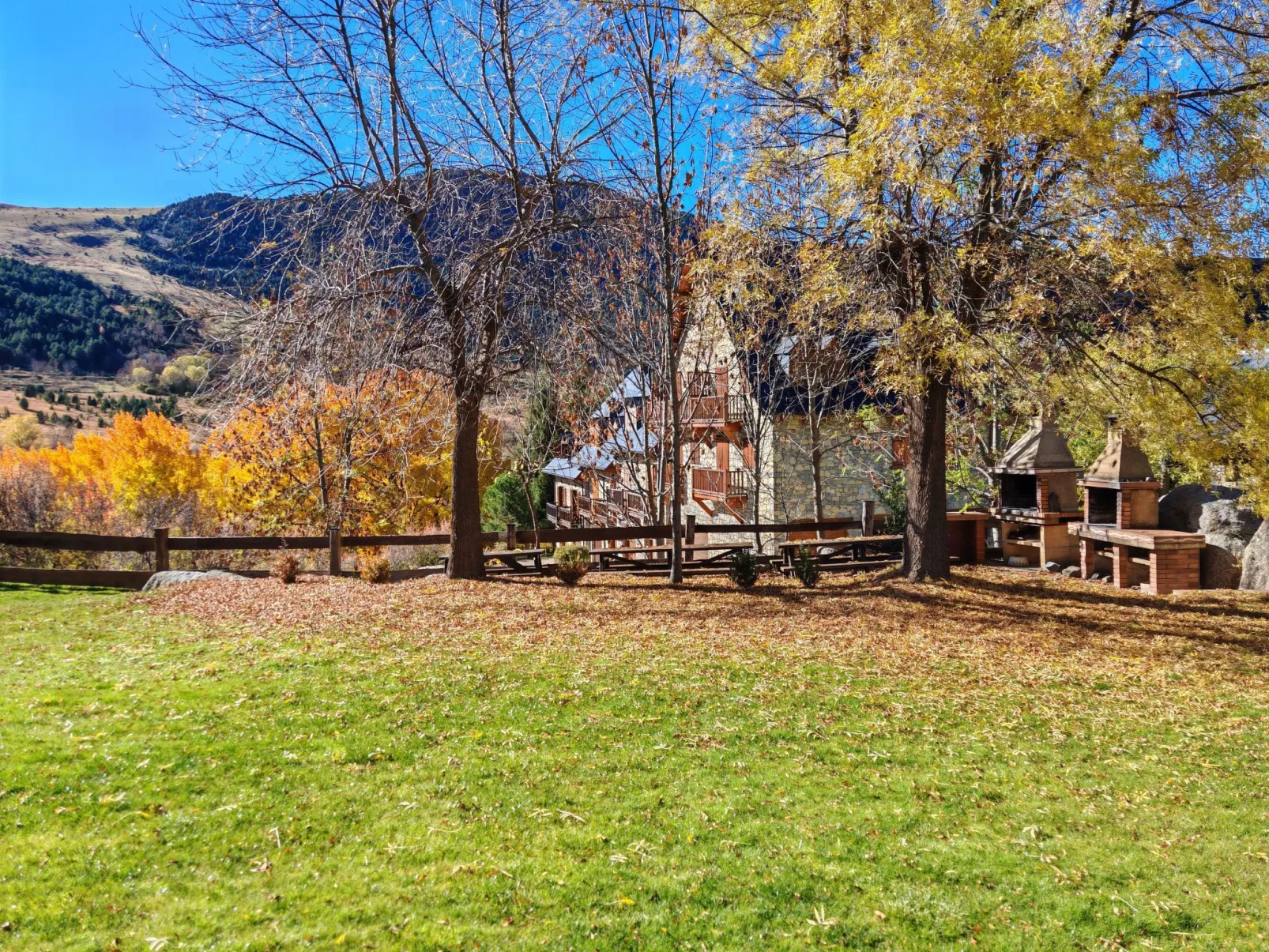 Wohnung mit privatem Garten und gemütlichem Puig Falcó 2 Vall de Boí-Buiten