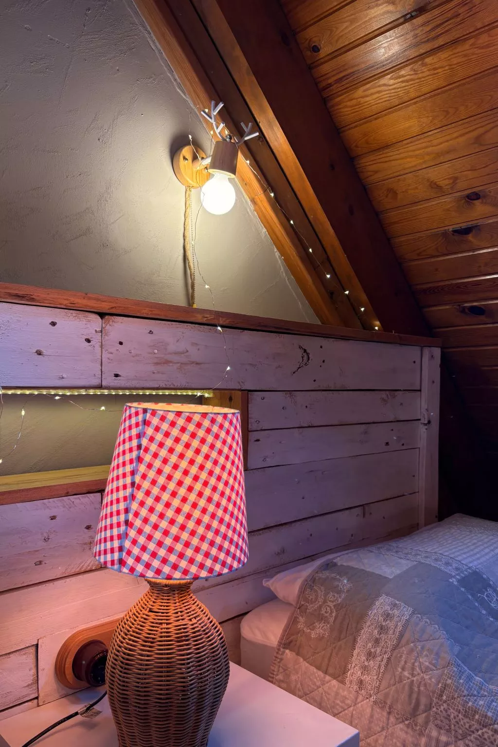 "Herbasabina 4".-Binnen