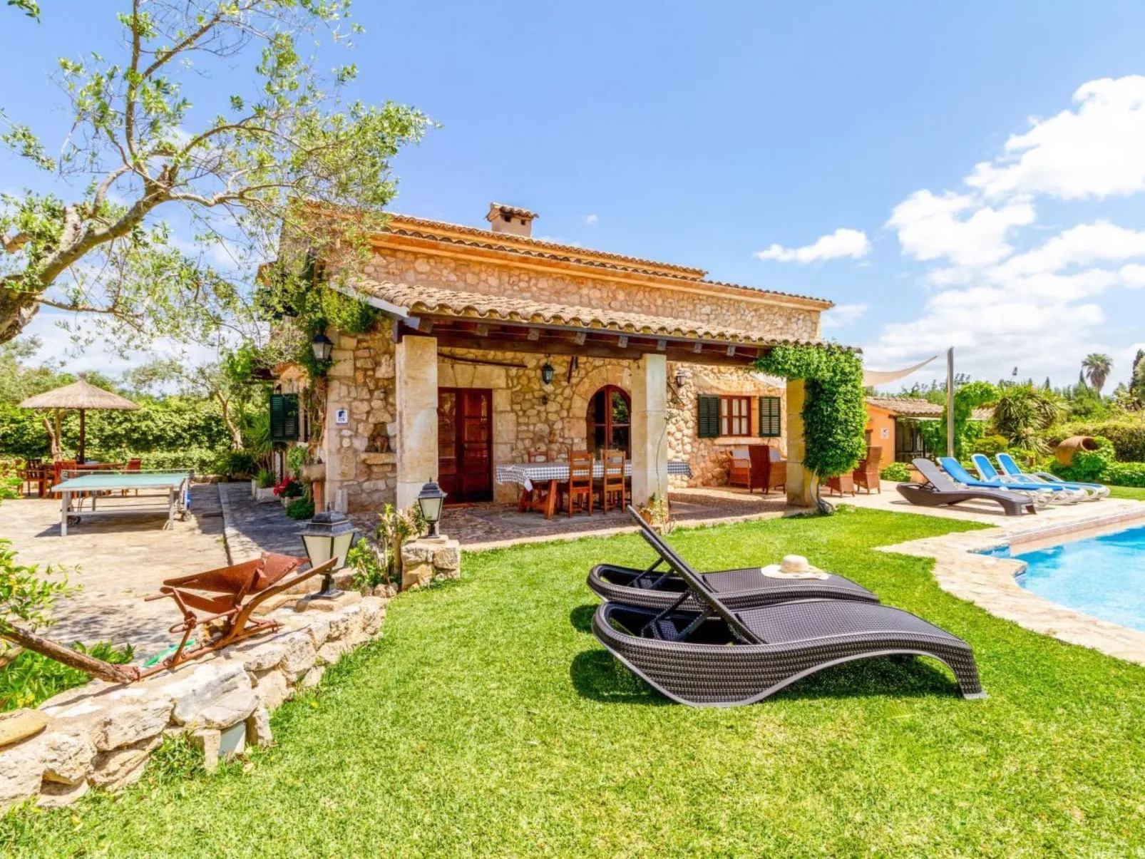 Schönes Landhaus in der Nähe von Pollensa-Buiten