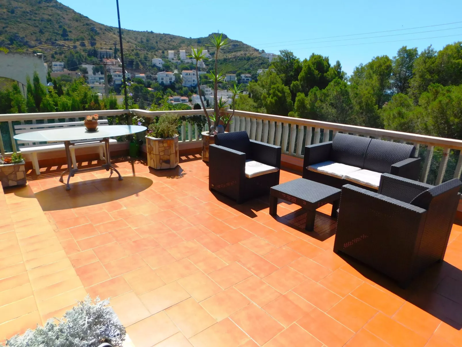 Wunderschönes Ferienhaus in Roses mit Großer Terrasse