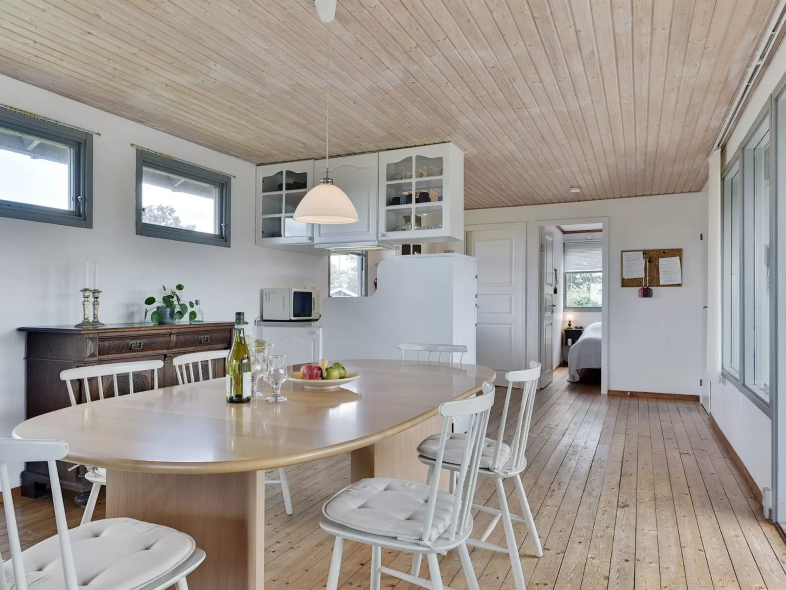 "Rise" - 250m from the sea-Binnen