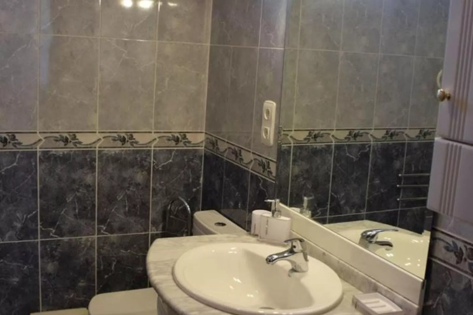 Costa Hollandia-Badkamer