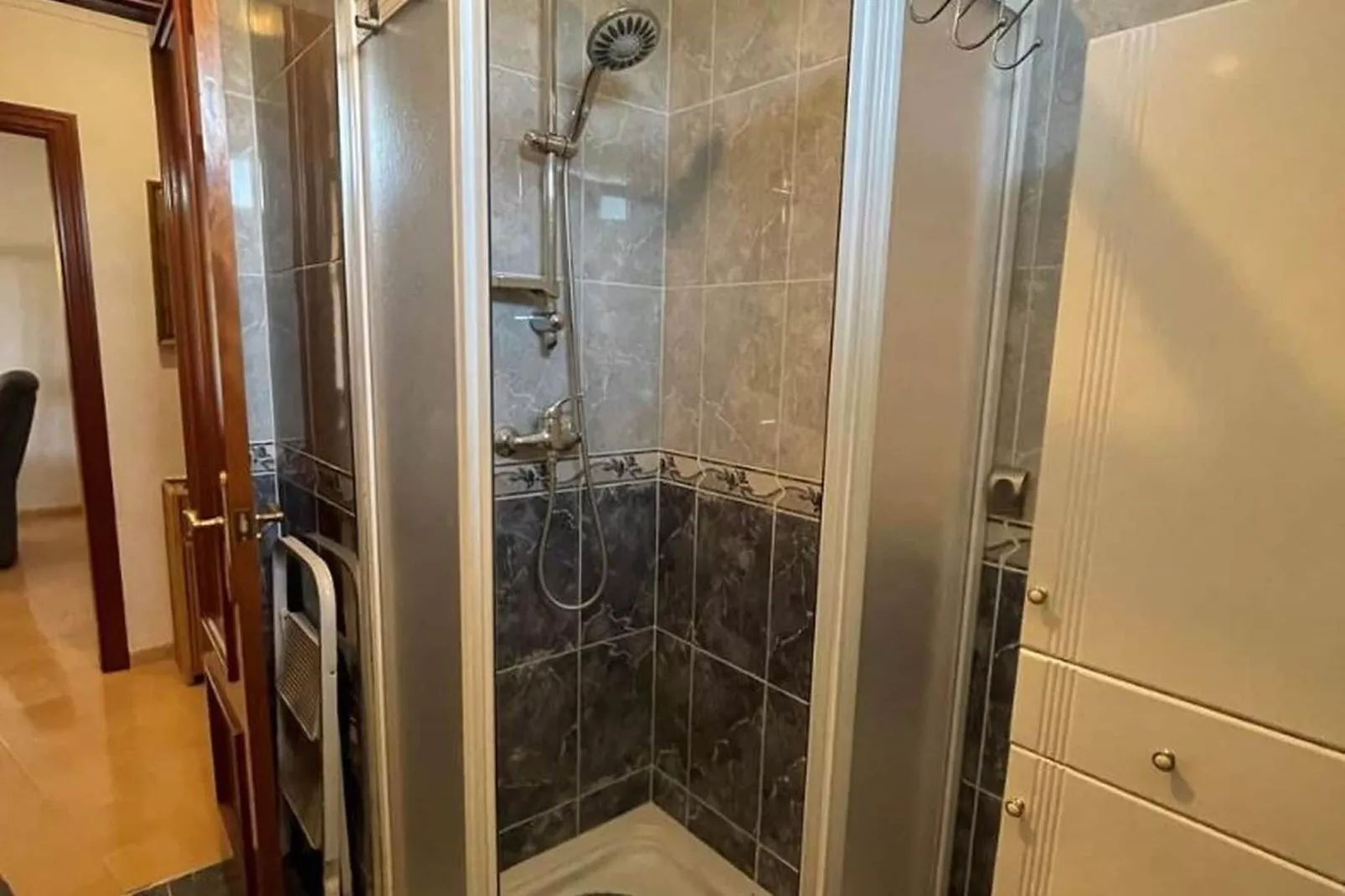 Costa Hollandia-Badkamer