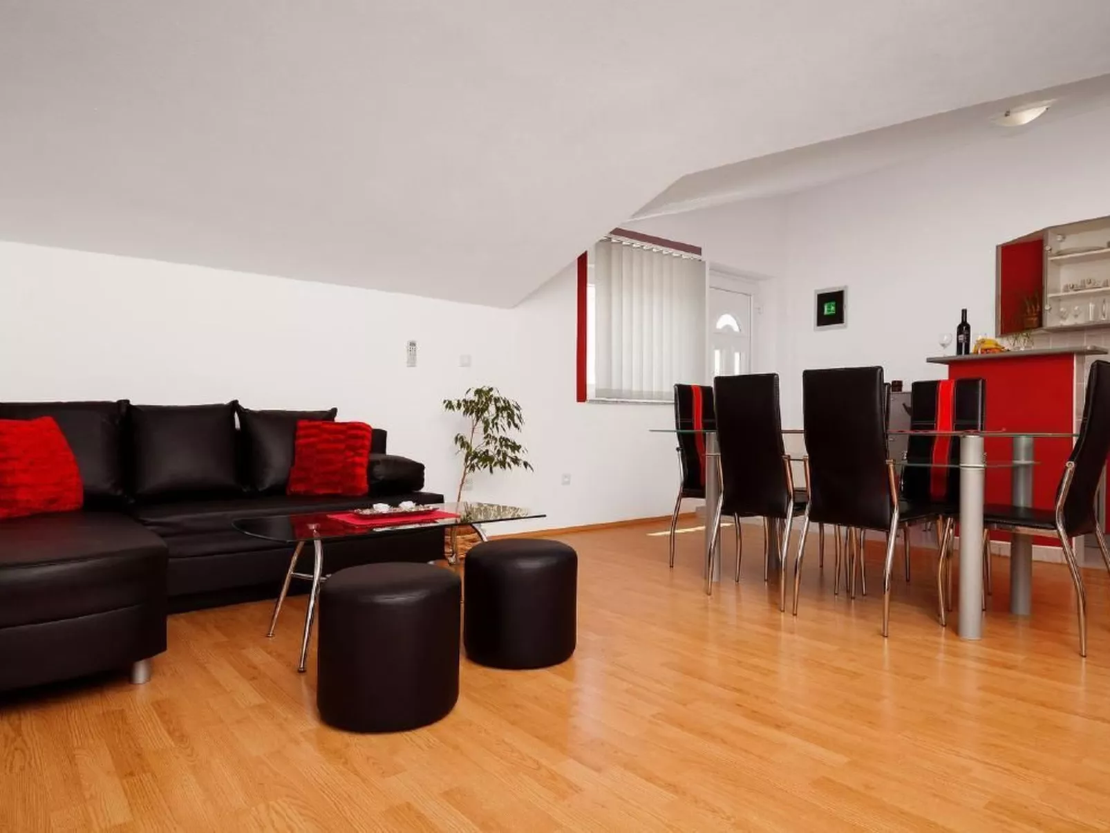 Moderne Ferienwohnung mit jacuzzi-Image-tags.info