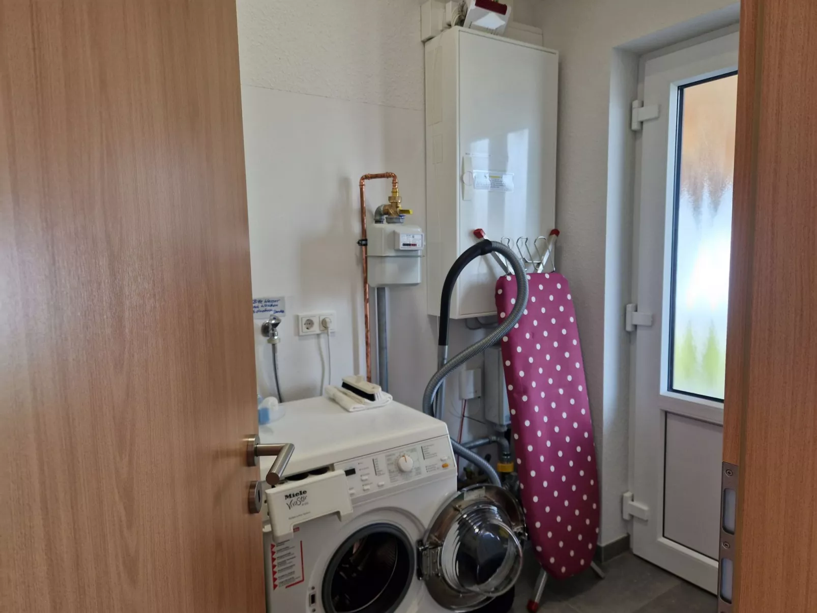 G8 freistehendes Ferienhaus mit Gartenhaus-Binnen