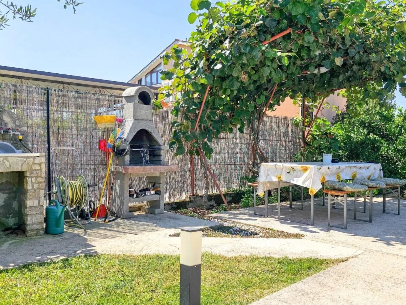 Wohnung für bis zu 6 Personen mit Schwimmbad