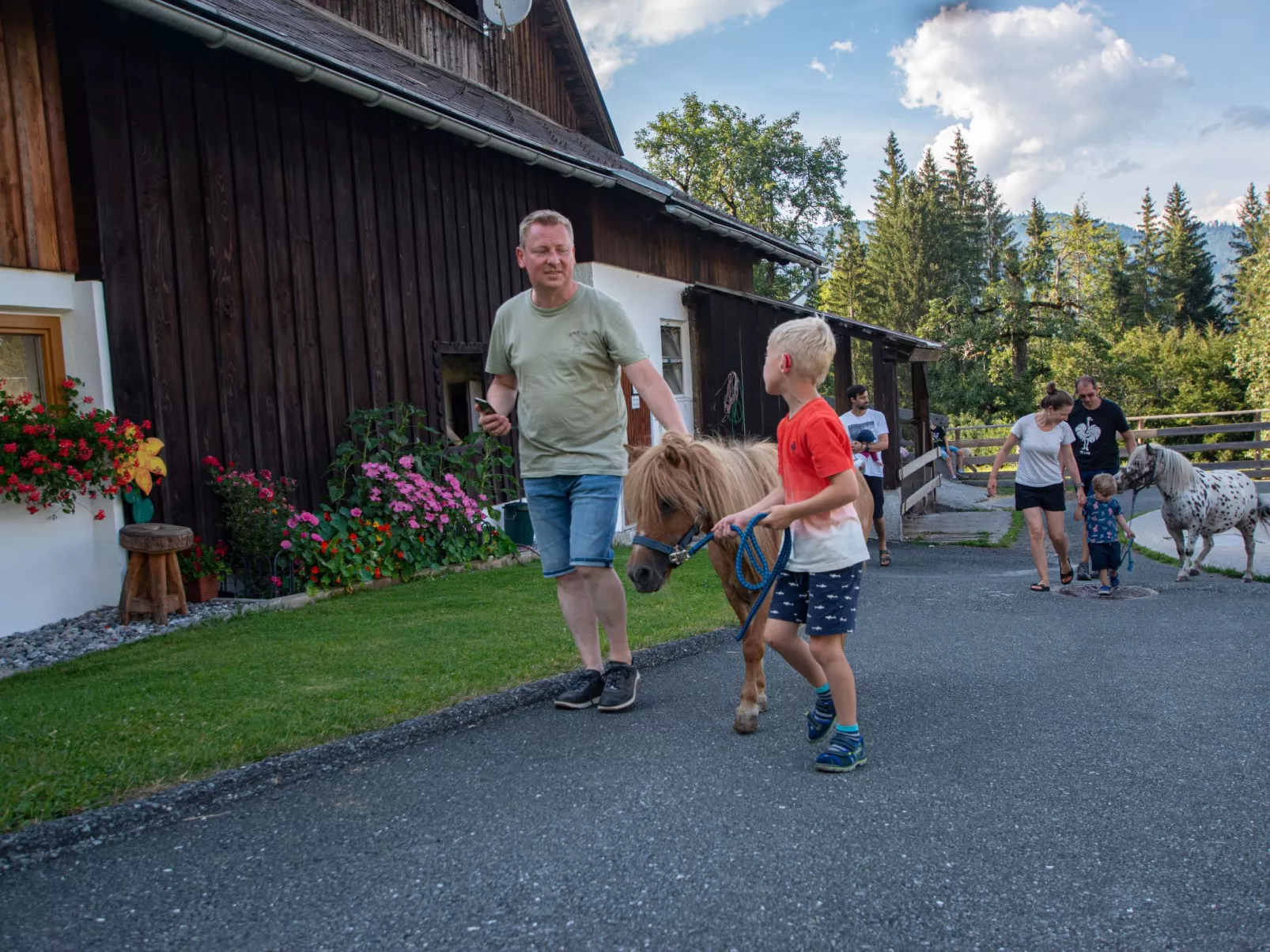 In Gemeinde Hermagor-Pressegger See mit Terrasse, Grill und Garten-Buiten
