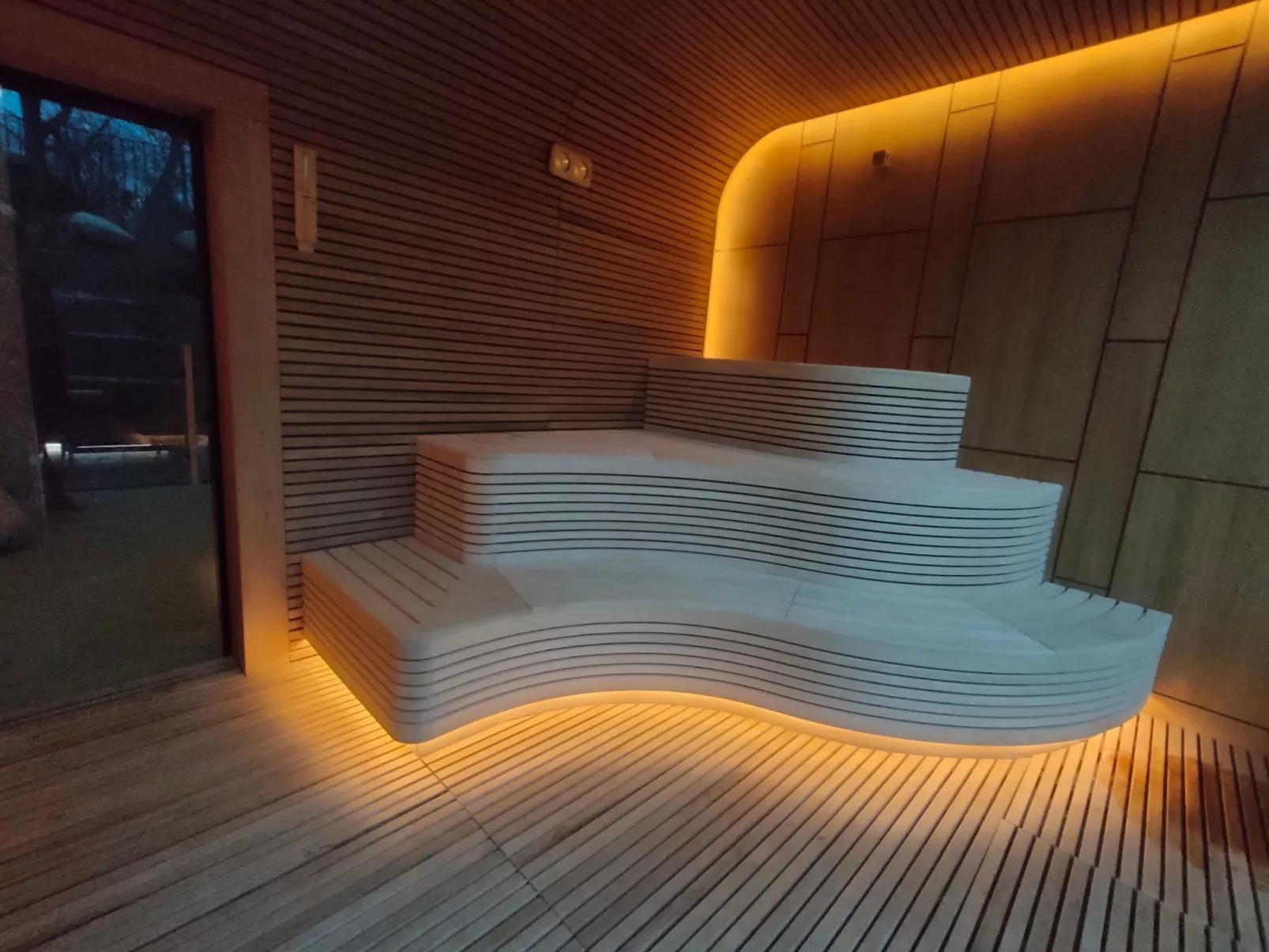 Studio "Allure Varna" mit Infinity-Pool-Buiten