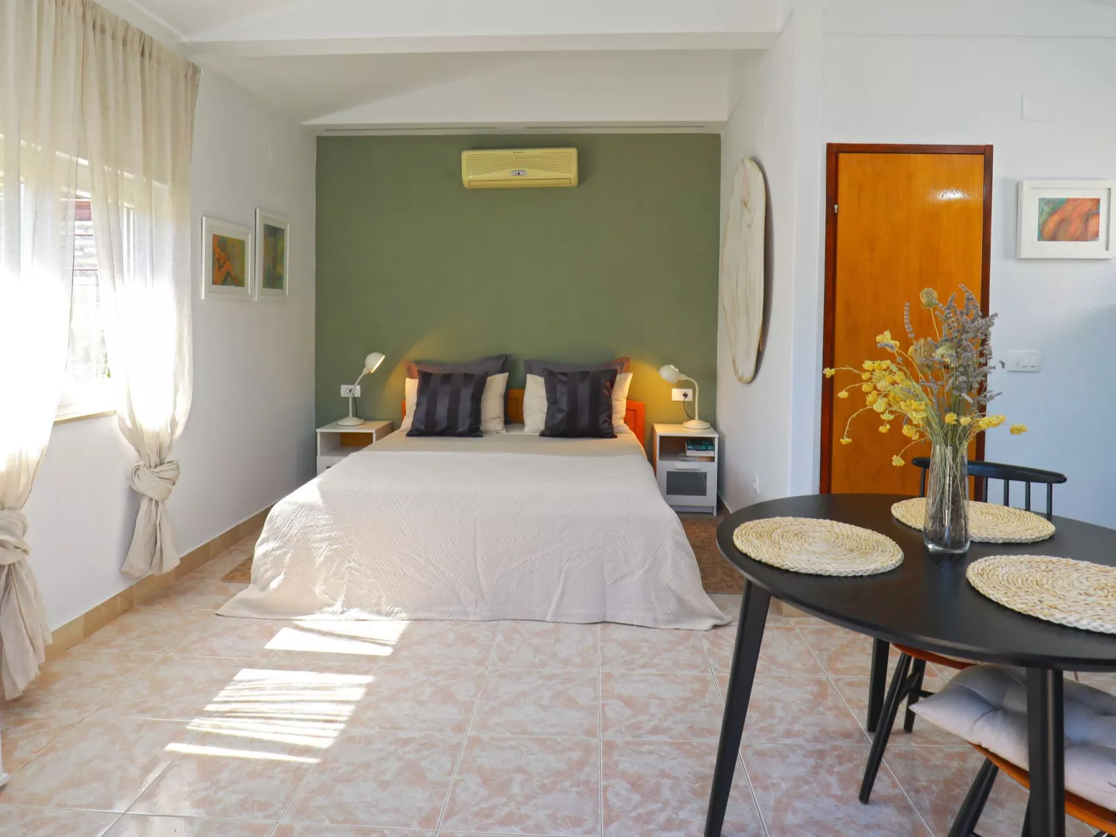 Kleines Steinhaus in einem ruhigen Ort auf der Insel Solta-Binnen