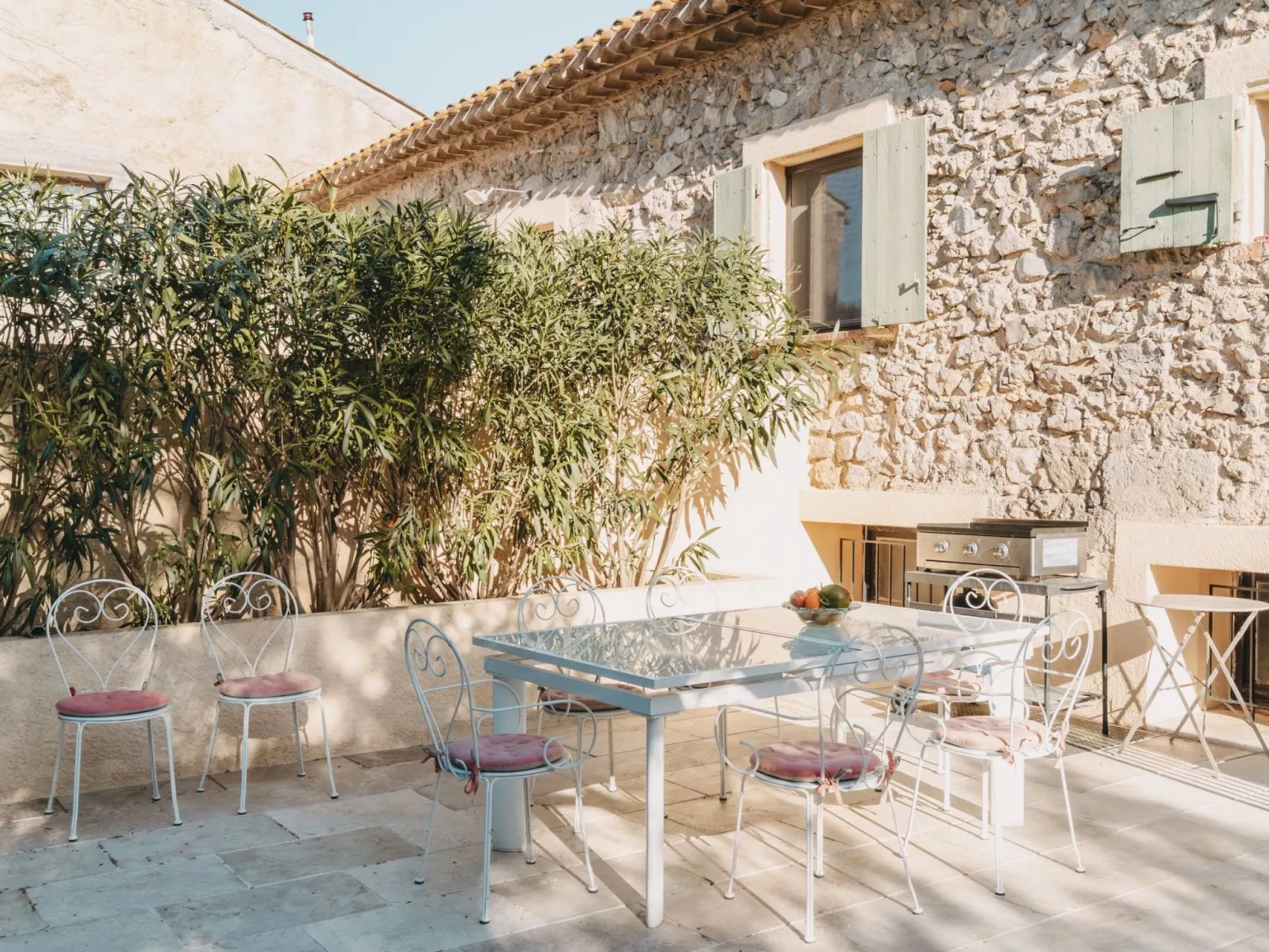 Mit Blick auf das Wasser-Buiten