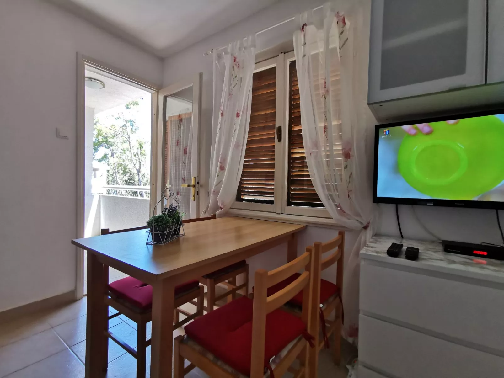 Apartment Bella mit Balkon und Terrasse in Necujam-Binnen