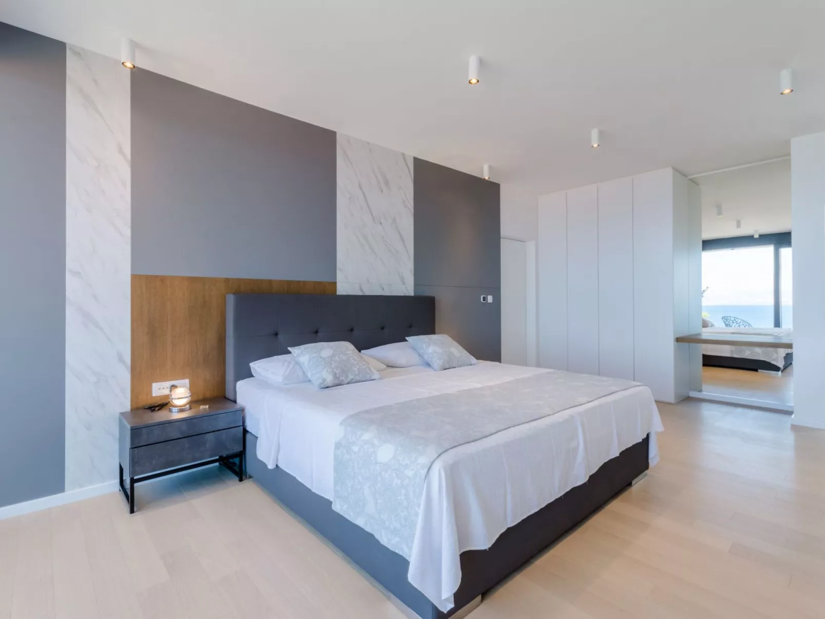 Tolles Ferienhaus in Sutivan mit Privatem Pool-Binnen