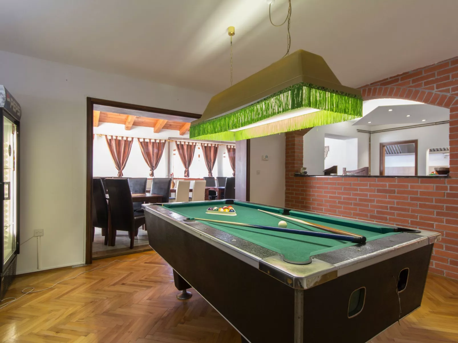 Haus in Vinkuran mit Pool und Bergblick-Binnen