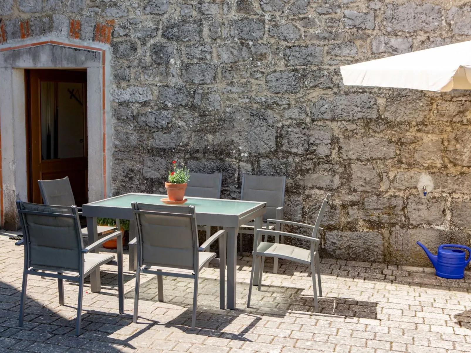 Anwesen "Villa Anton" mit eigenem Pool-Buiten