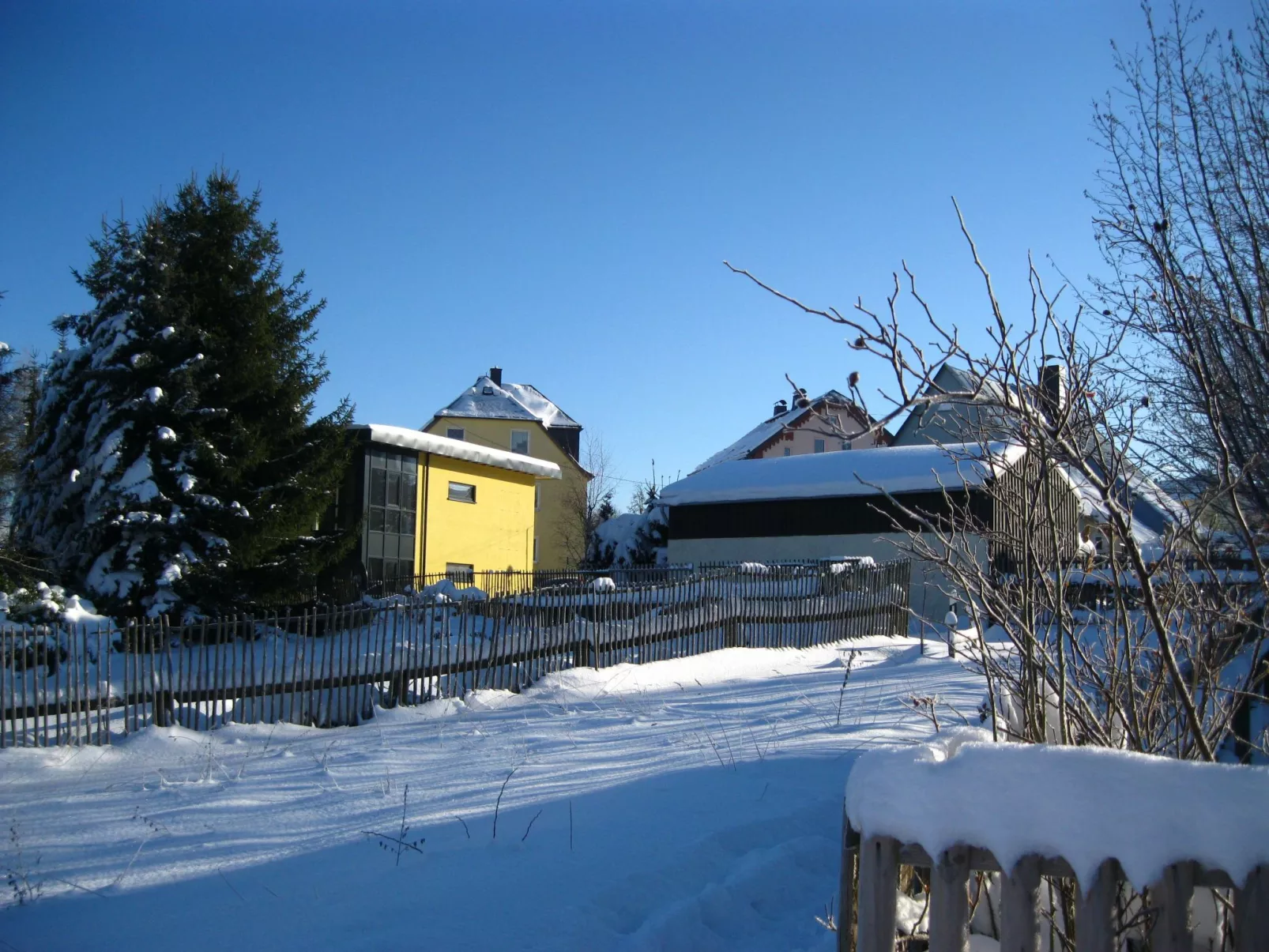 Moderne, niveauvoll eingerichtete Ferienwohnung-Buiten