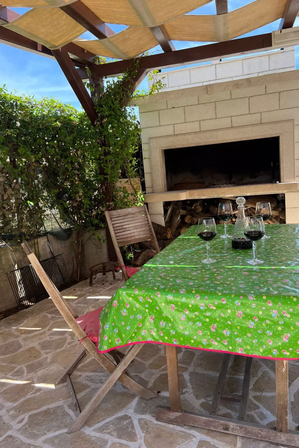 Moderne ap. 2 mit Pool und Grill in der Nähe von Split und Trogir-Buiten