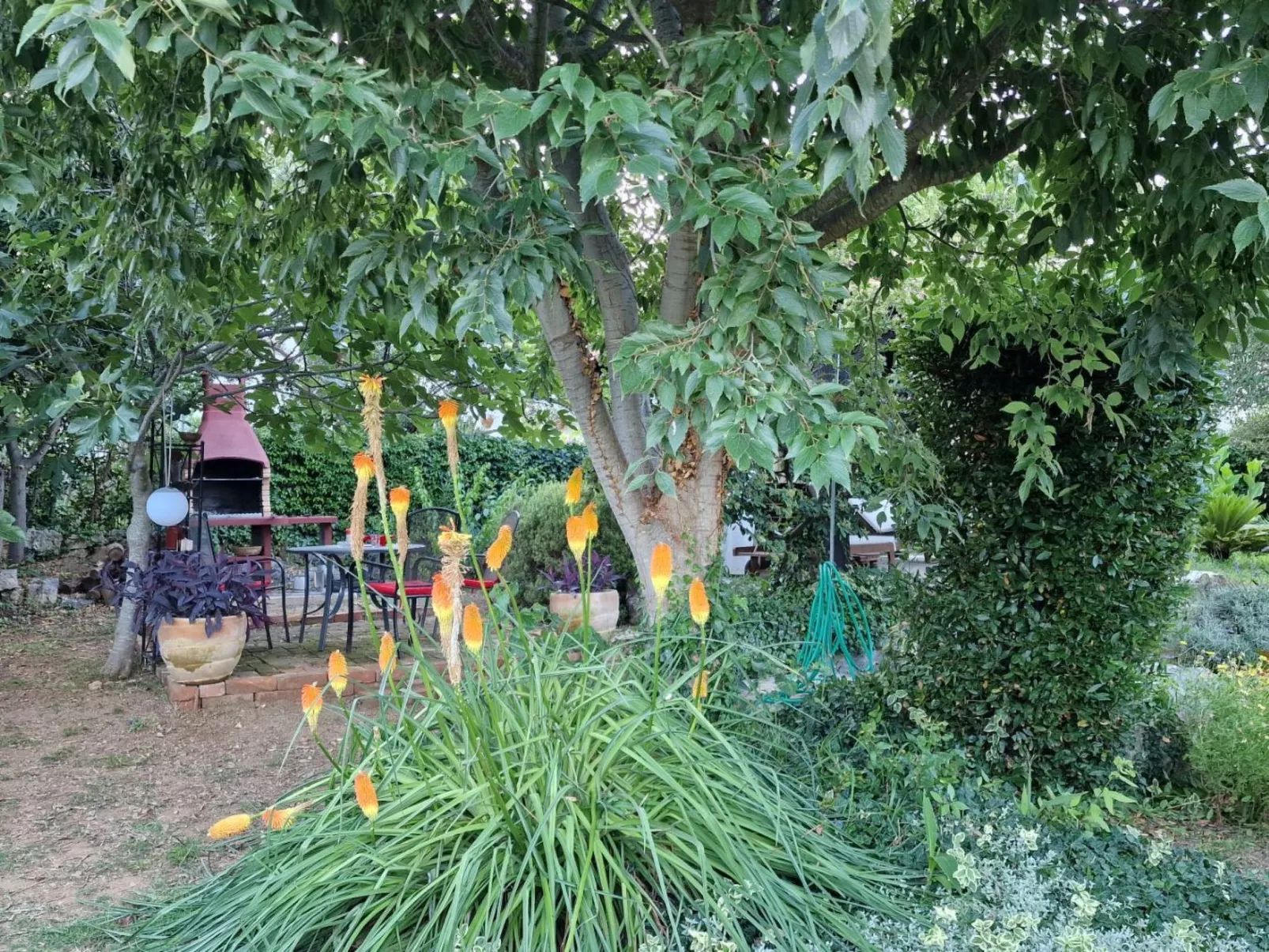 Steinhaus in Strandnähe mit Whirlpool-Image-tags.info