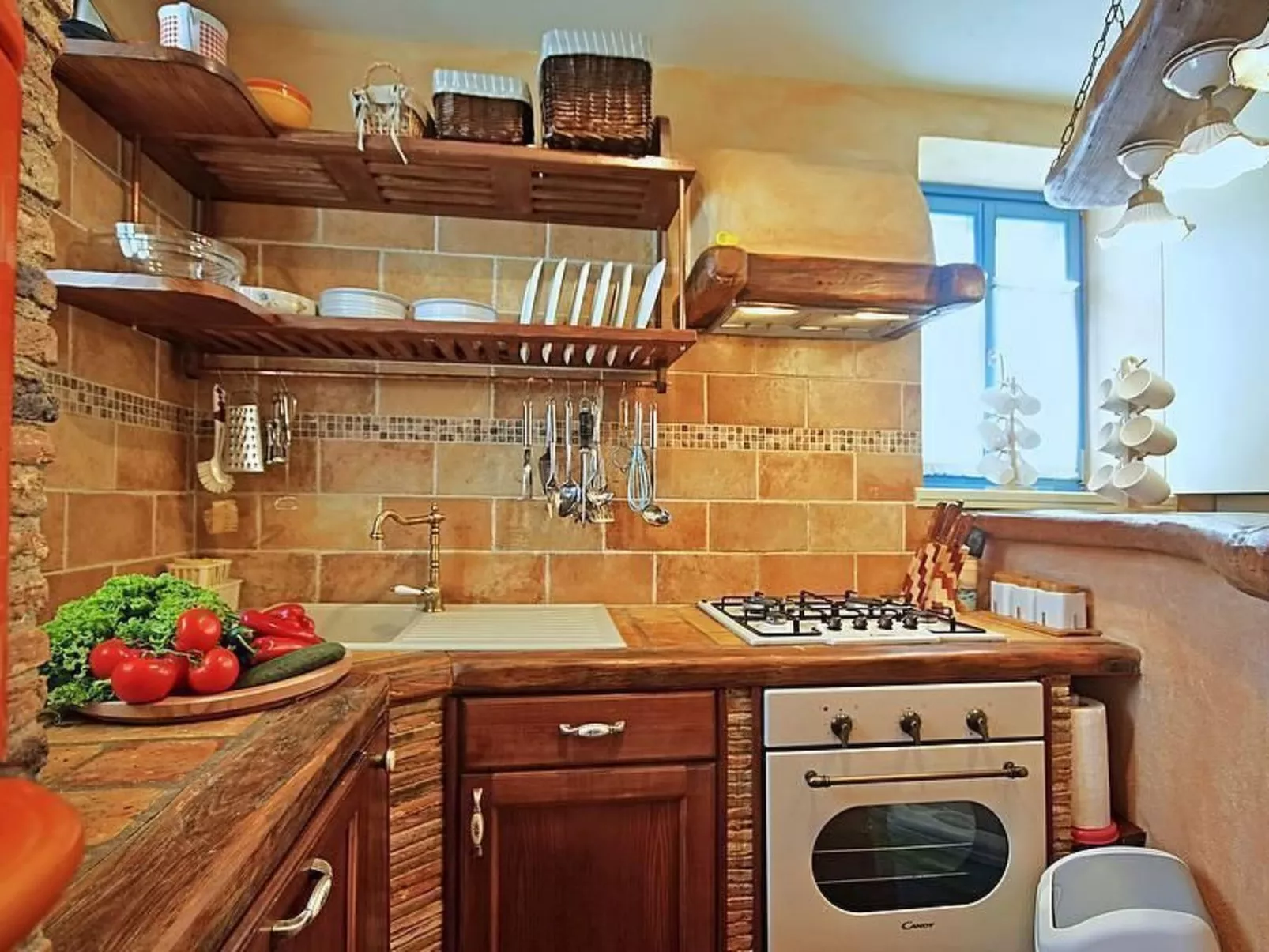 Simone-Image-tags.info