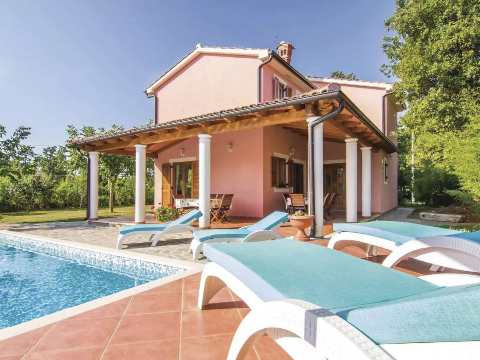 Haus Valmonida-Buiten