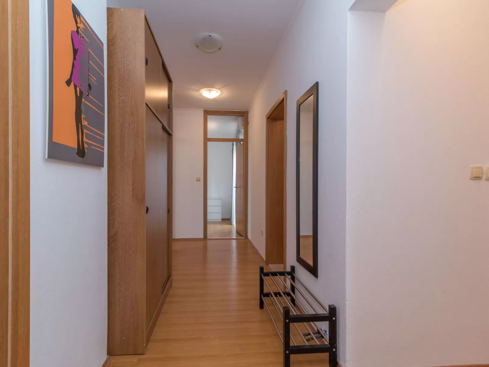 "Emelie" mit Blick auf das Wasser-Binnen