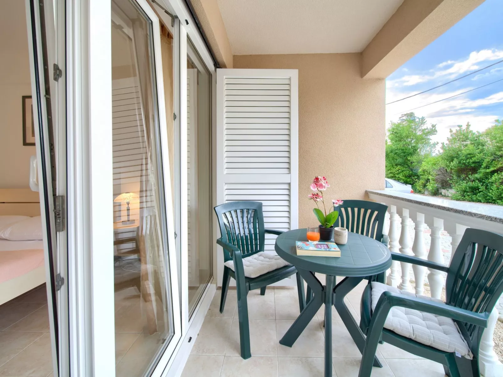 Studio-Apartment A6 im Erdgeschoss-Buiten