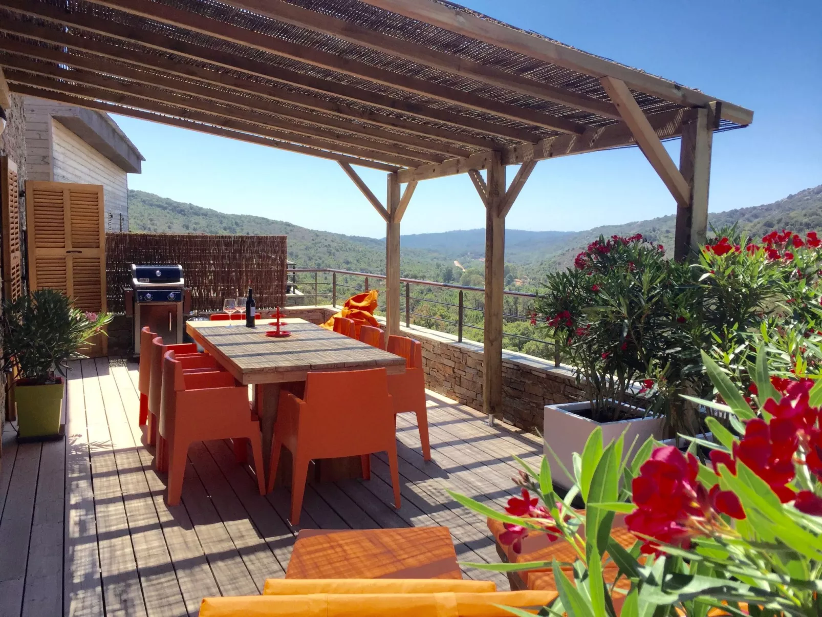 In Bonifacio mit Großer Terrasse-Buiten