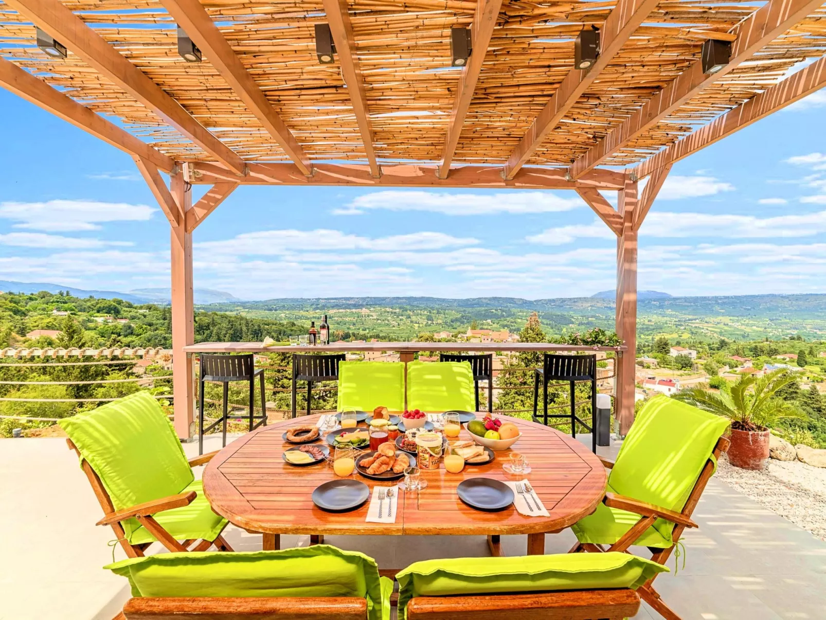 Hütte "Villa Vardis" mit eigenem Pool-Buiten