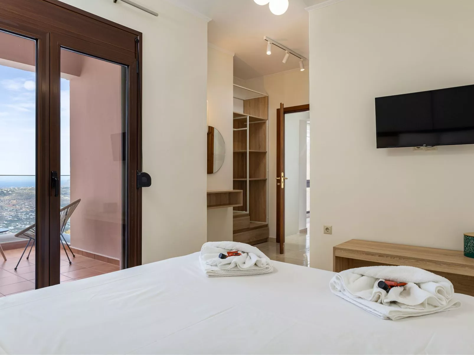 "Villa Mari" mit privatem Pool-Binnen