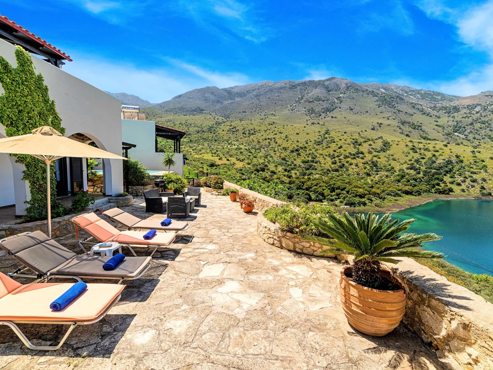 Ferienvilla "Du Lac Omega" mit privatem Pool-Image-tags.info