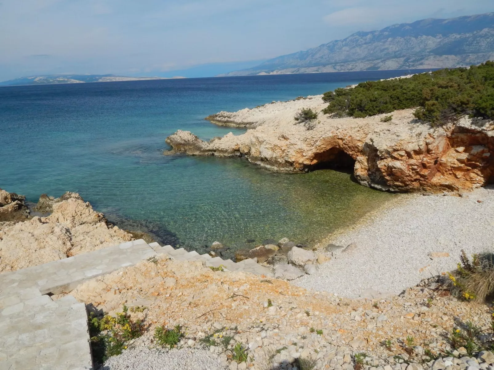 Appartement mit Balkon-Buiten