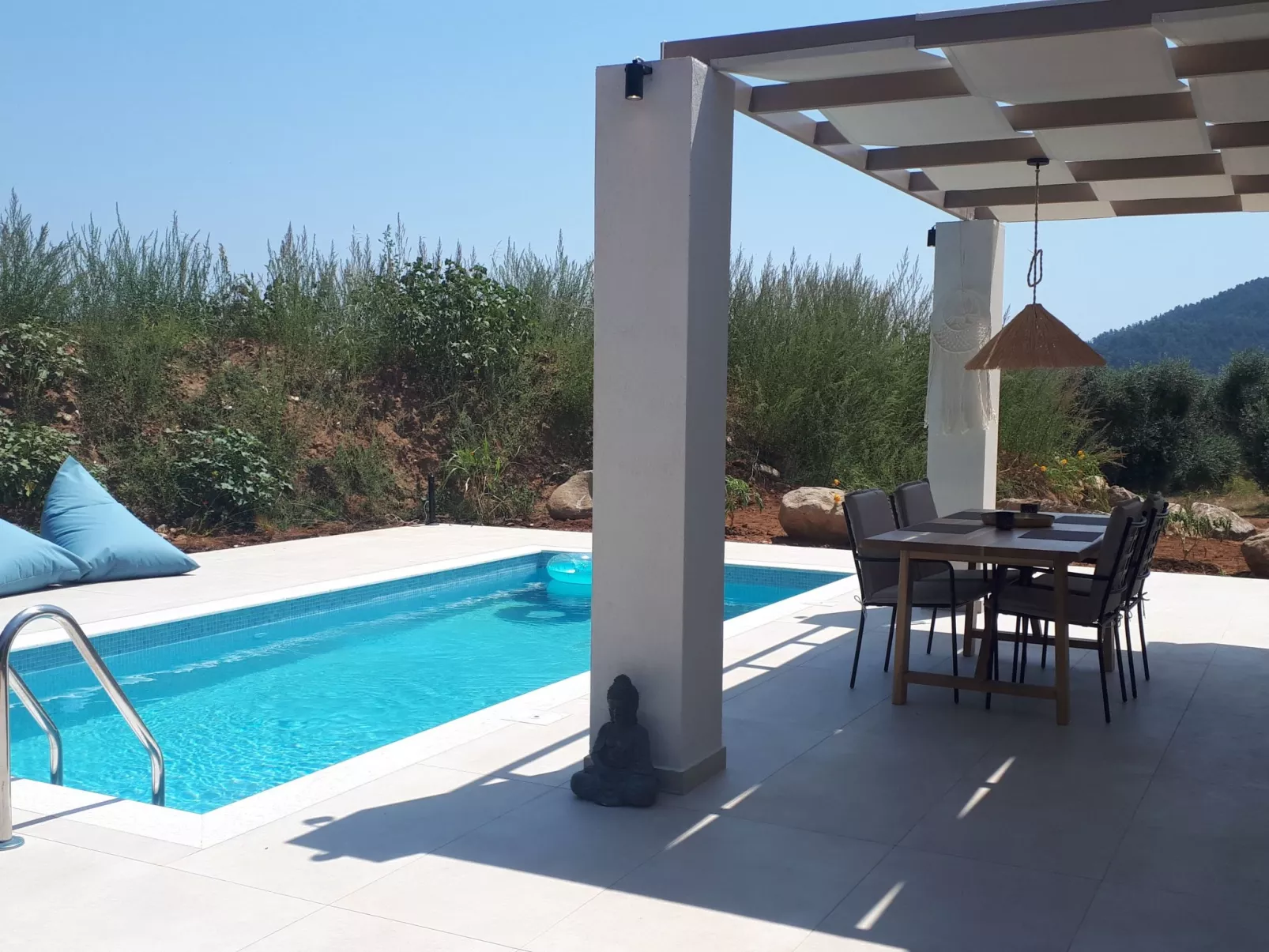 Casa O mit Swimmingpool and großer Terrasse-Buiten