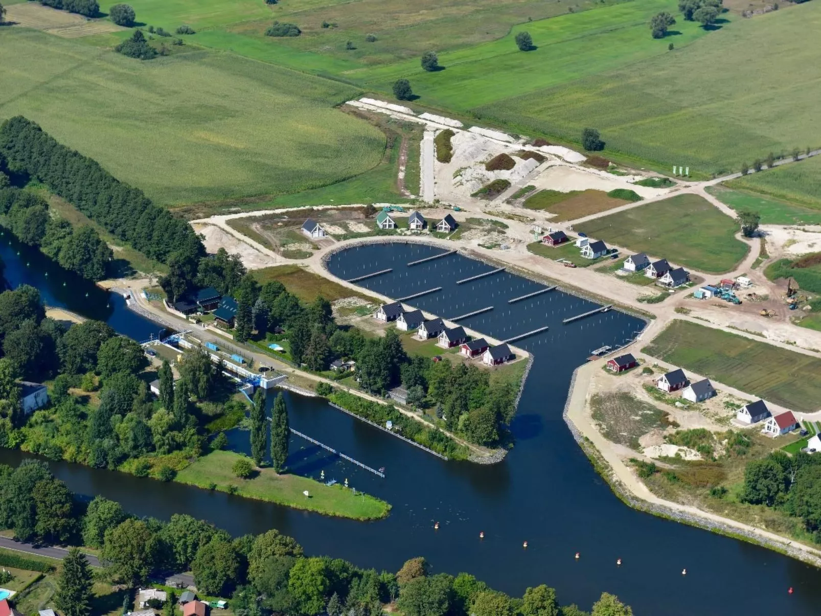 Haus am Hafen-Buiten