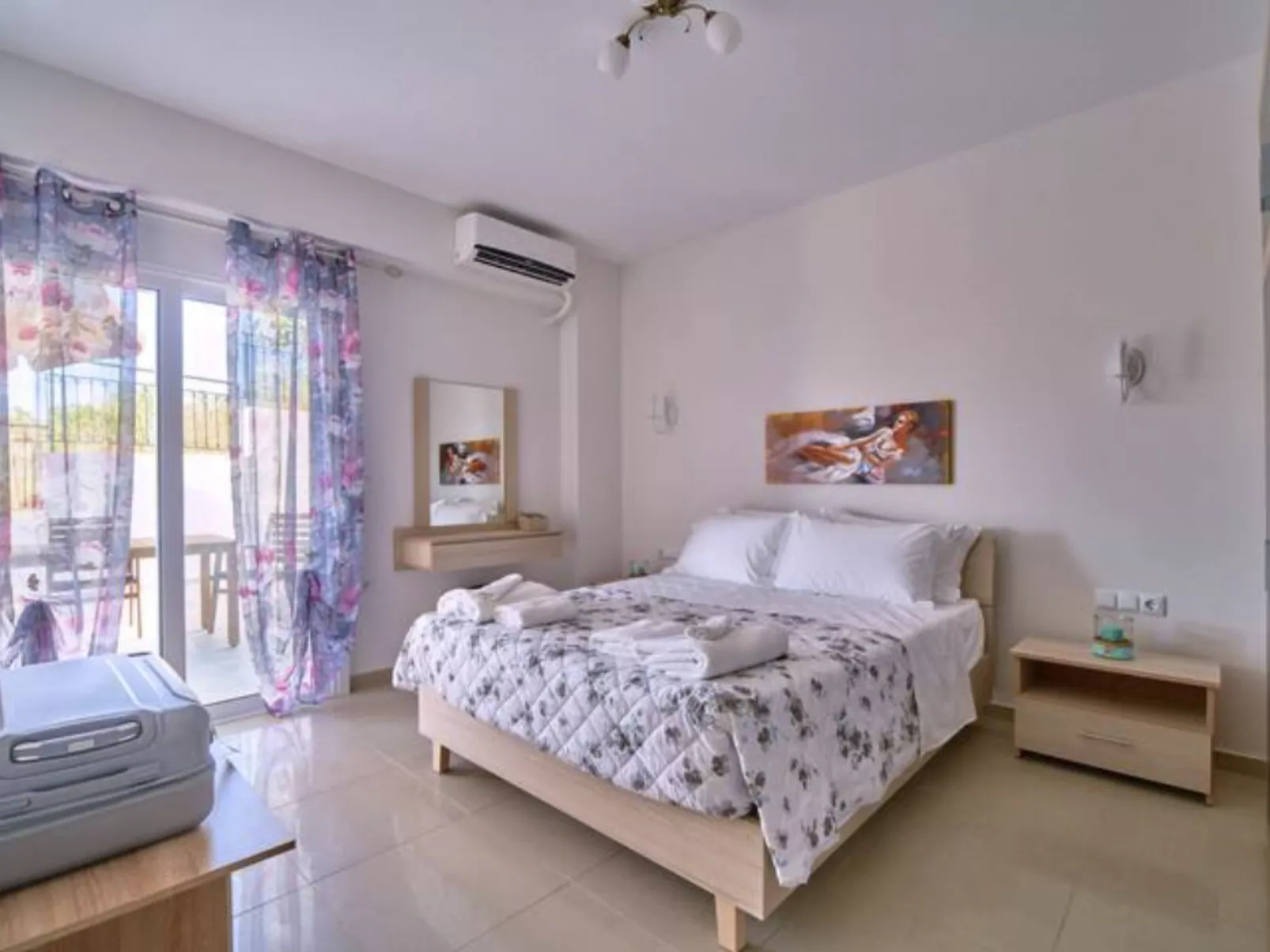 Wunderschöne Villa am Kournas-See★Großer privater Pool-Binnen