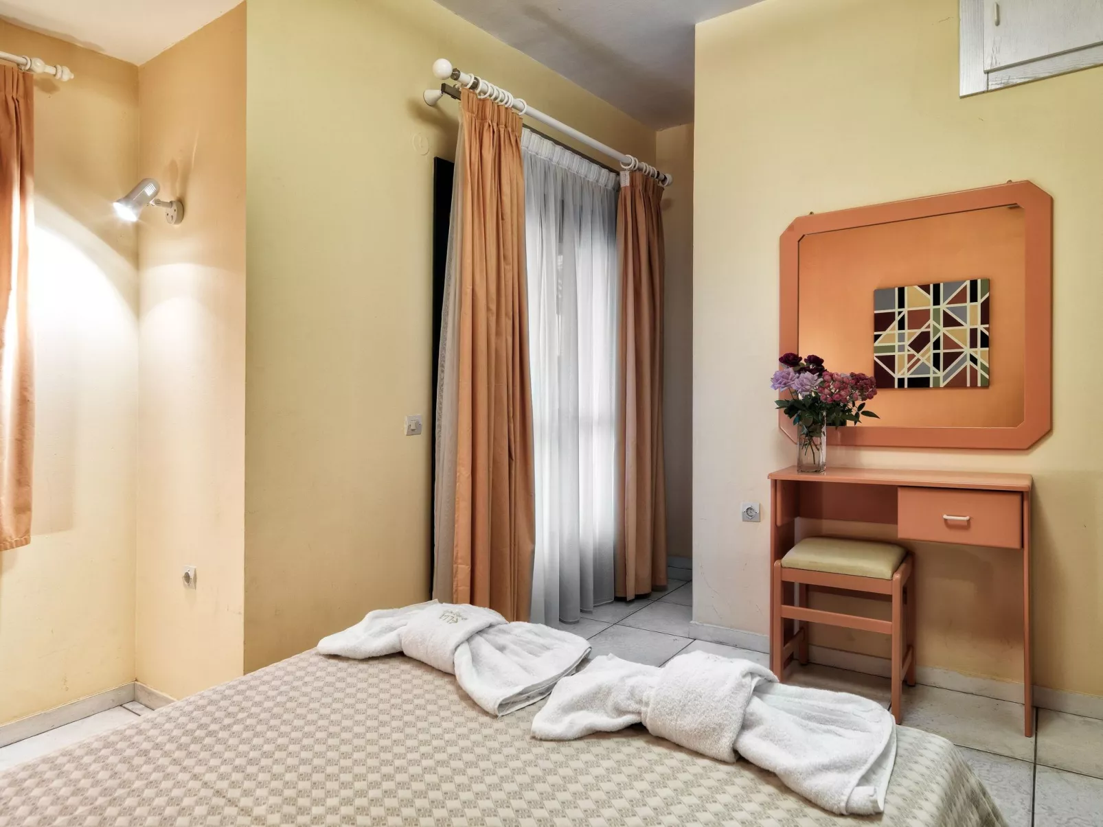 Elia-Image-tags.info