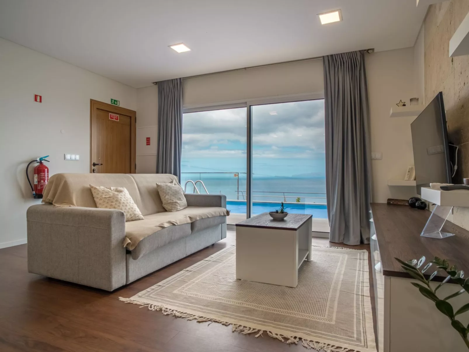 "Villa Azinhaga" mit Waschmaschine-Binnen