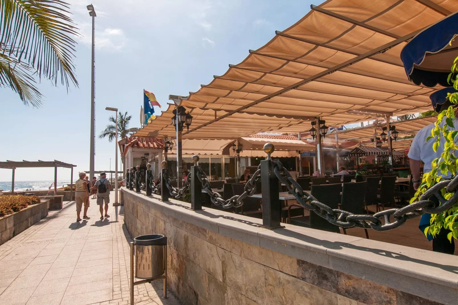 Beach House Adelfas-Gebieden zomer 1km