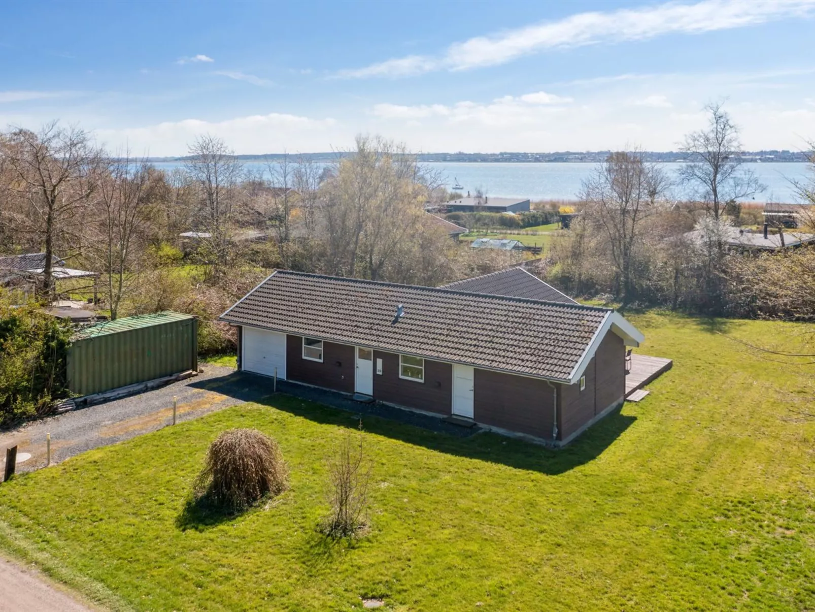 "Lauren" - 200m to the fjord