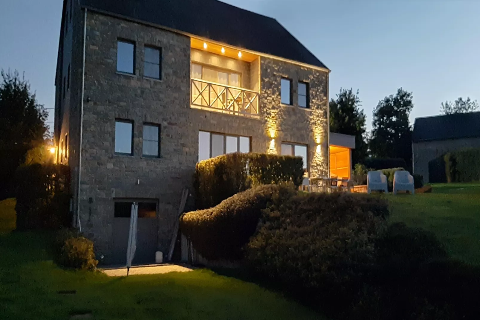 Le Vieux Chene - Buitenkant zomer