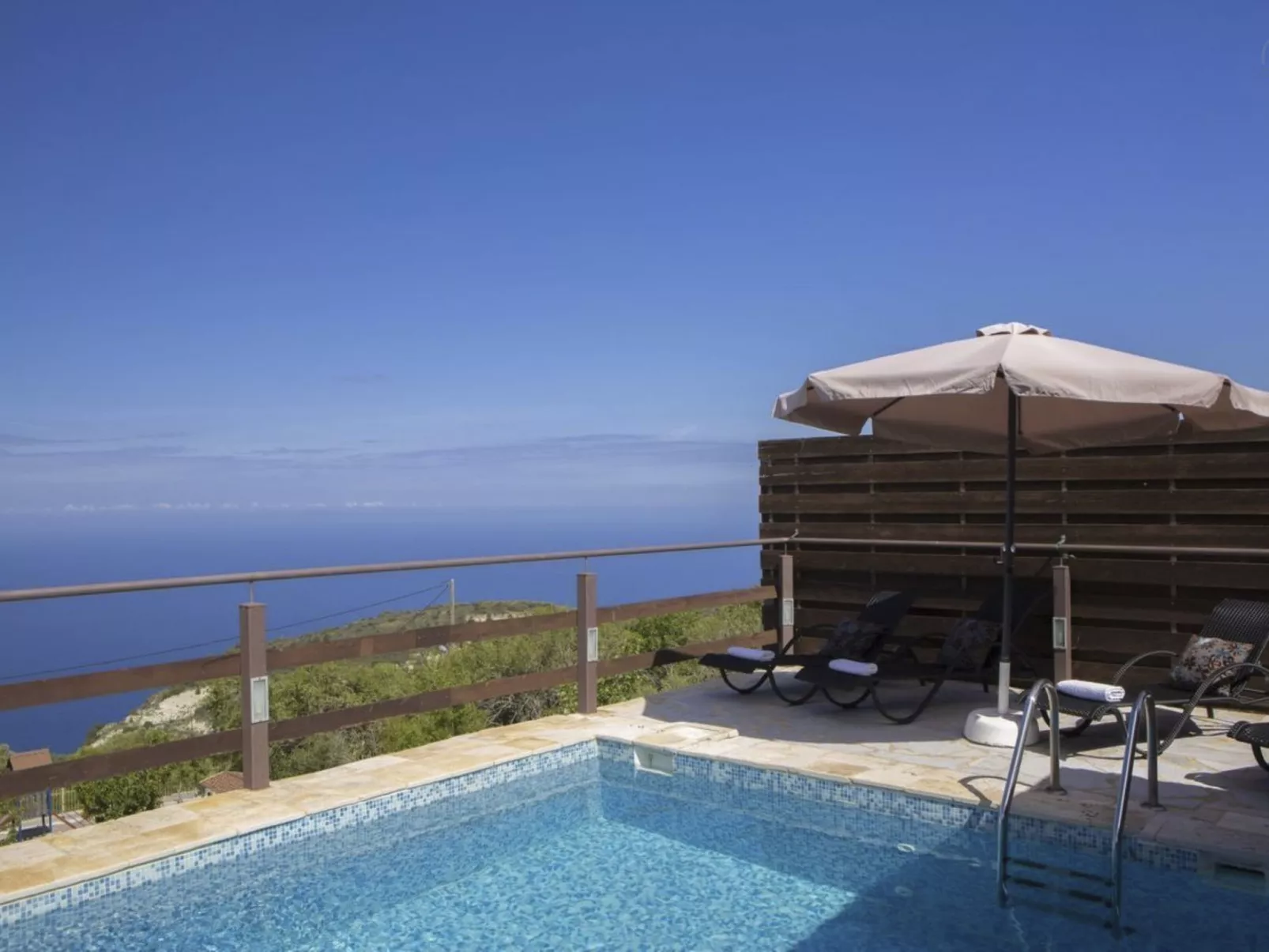 Schönes Haus in Apollonii mit privatem Pool-Buiten