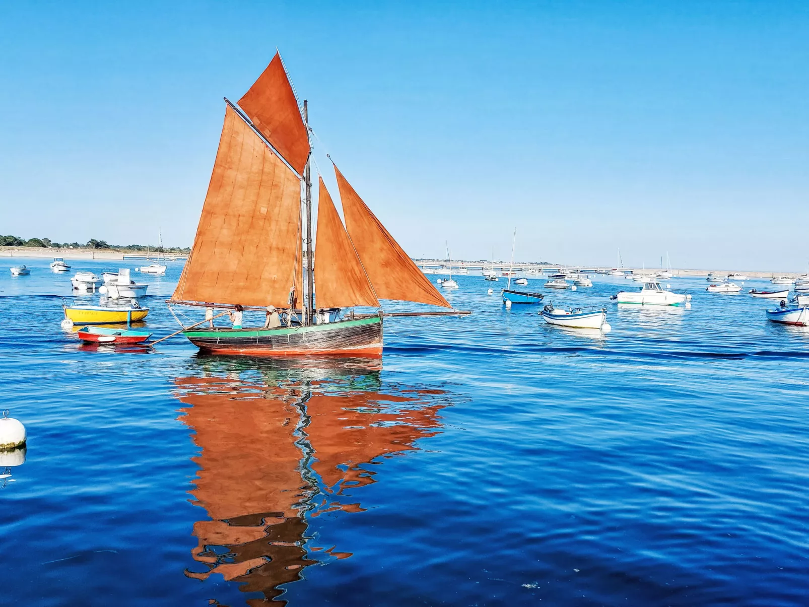 "Men Meur" mit Blick auf das Wasser - Omgeving
