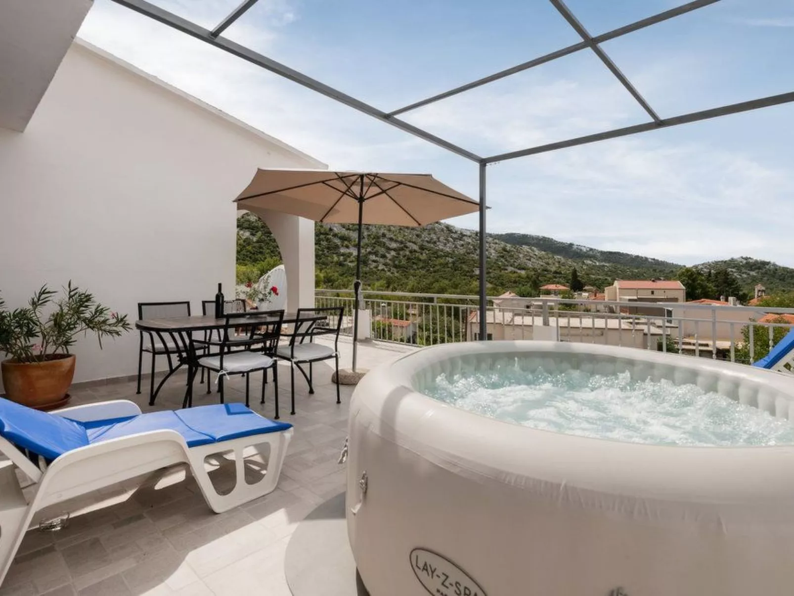 In Gornja Brela mit Sonnenterrasse und Panoramablick