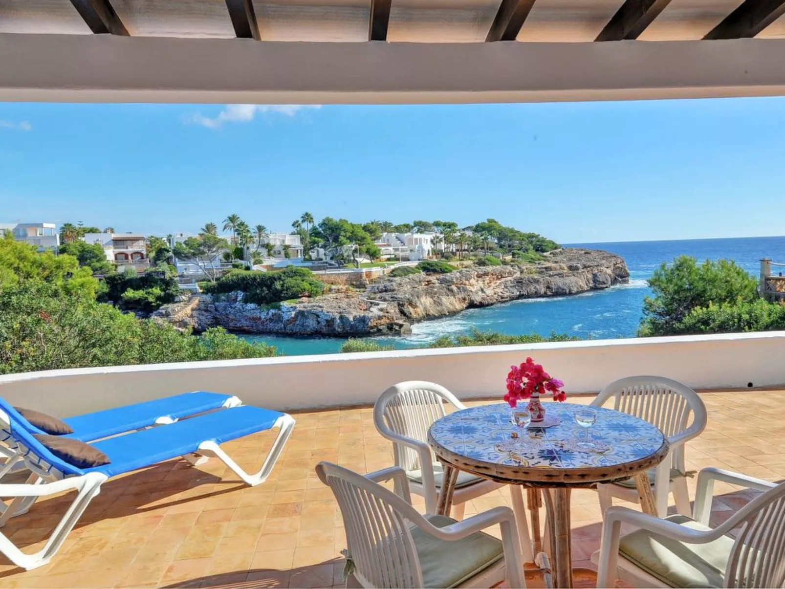 Einfaches Ferienhaus für 6 Personen in erster Meereslinie