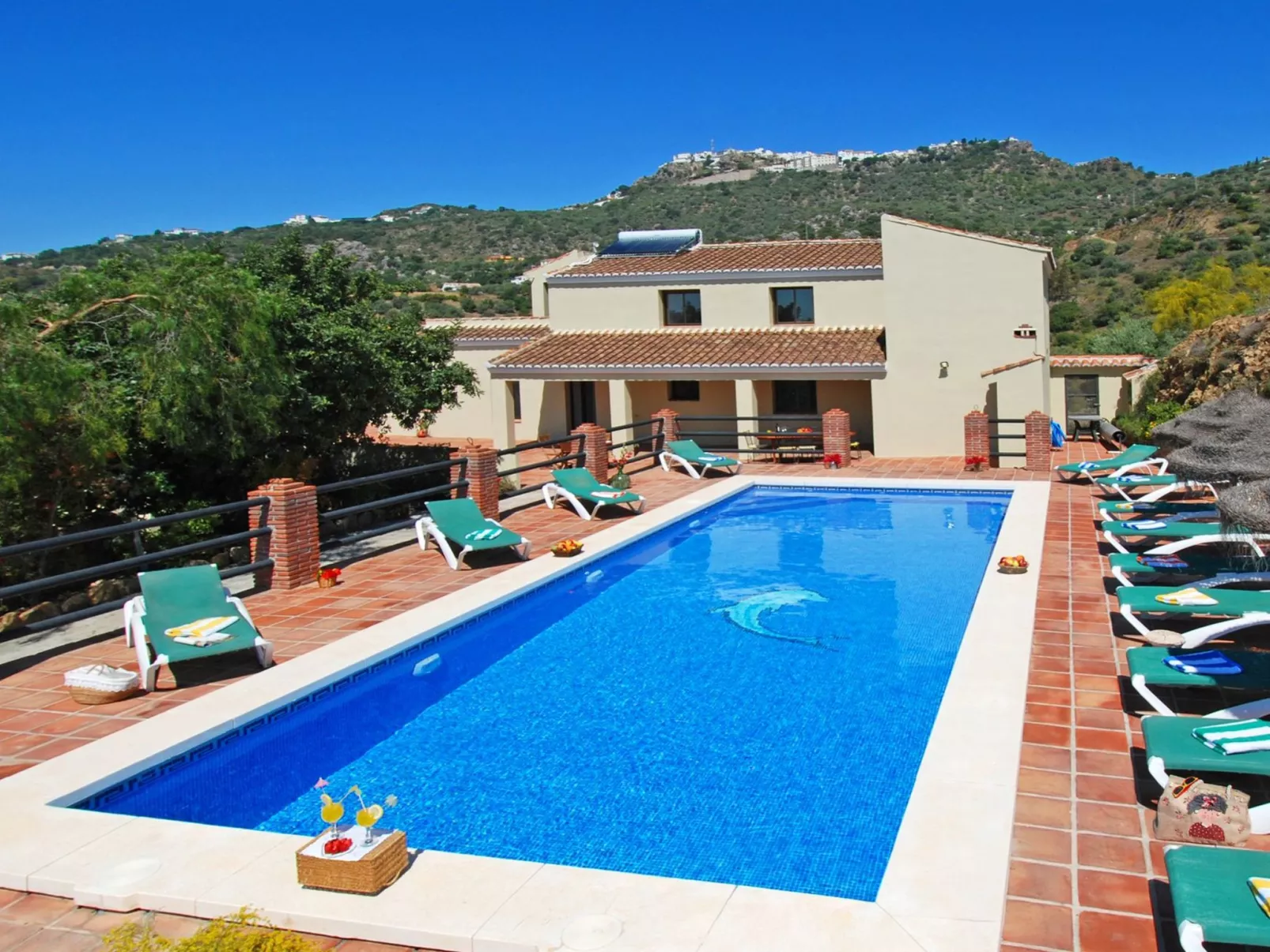 Villa Los Poyatos, beheizter Pool, Wifi, AC,BBQ