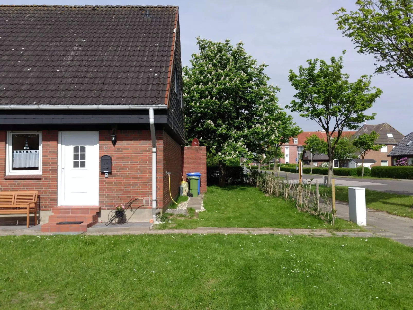 Mit Garten, Grill und Terrasse