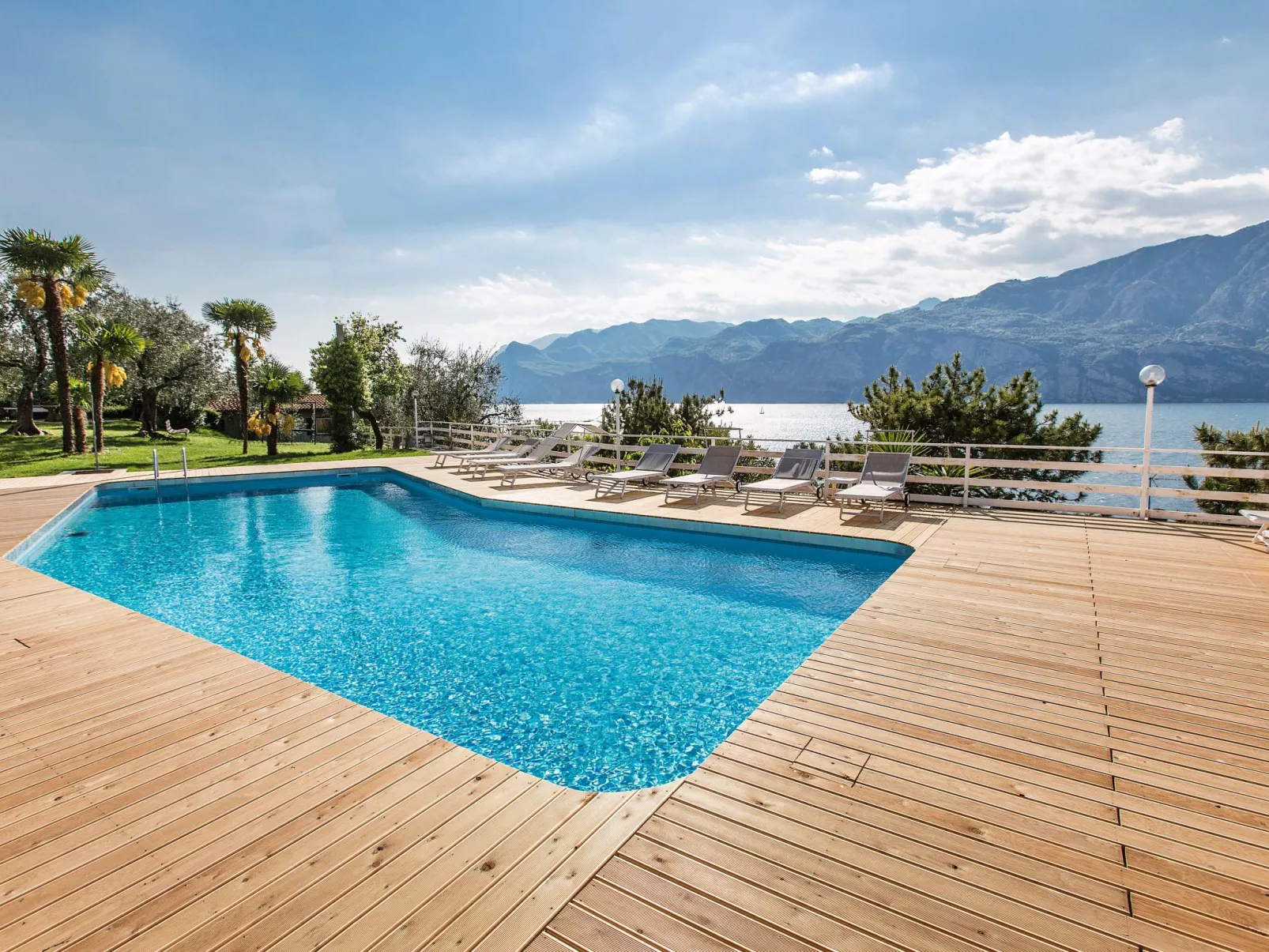 Studio mit Seeblick, BBQ und Gemeinschaftspool