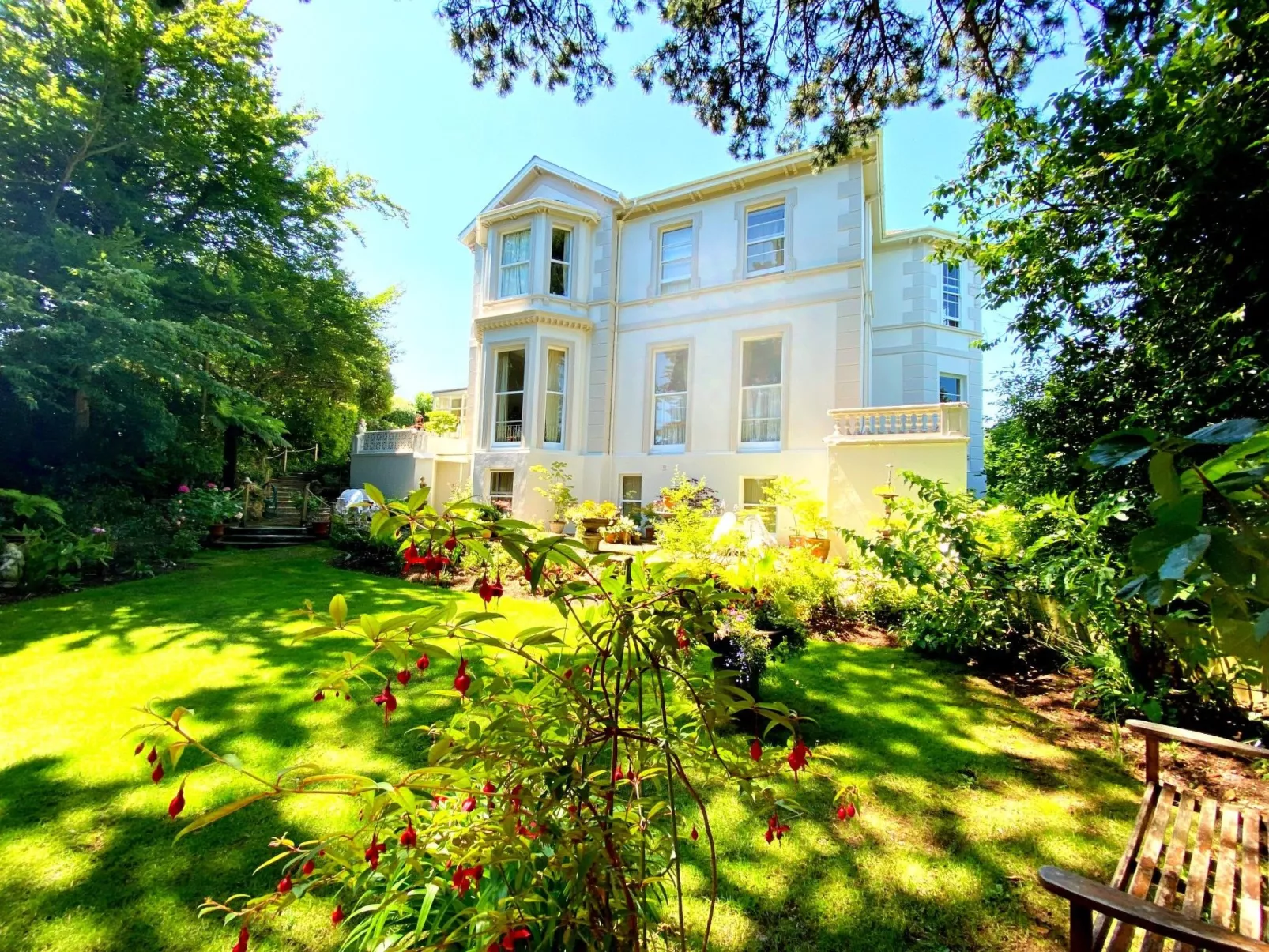 Helle Wohnung in Torquay mit Garten