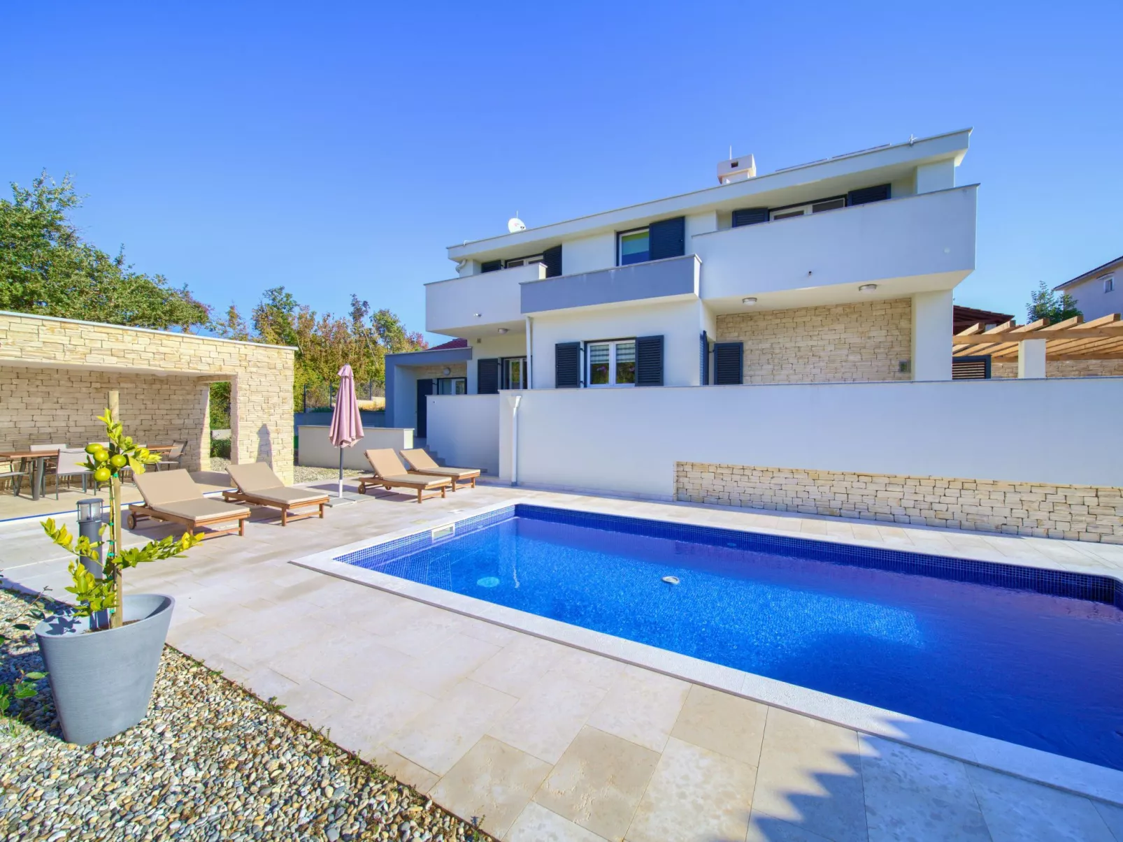 Villa "Adria" mit Garten, Grill und Terrasse