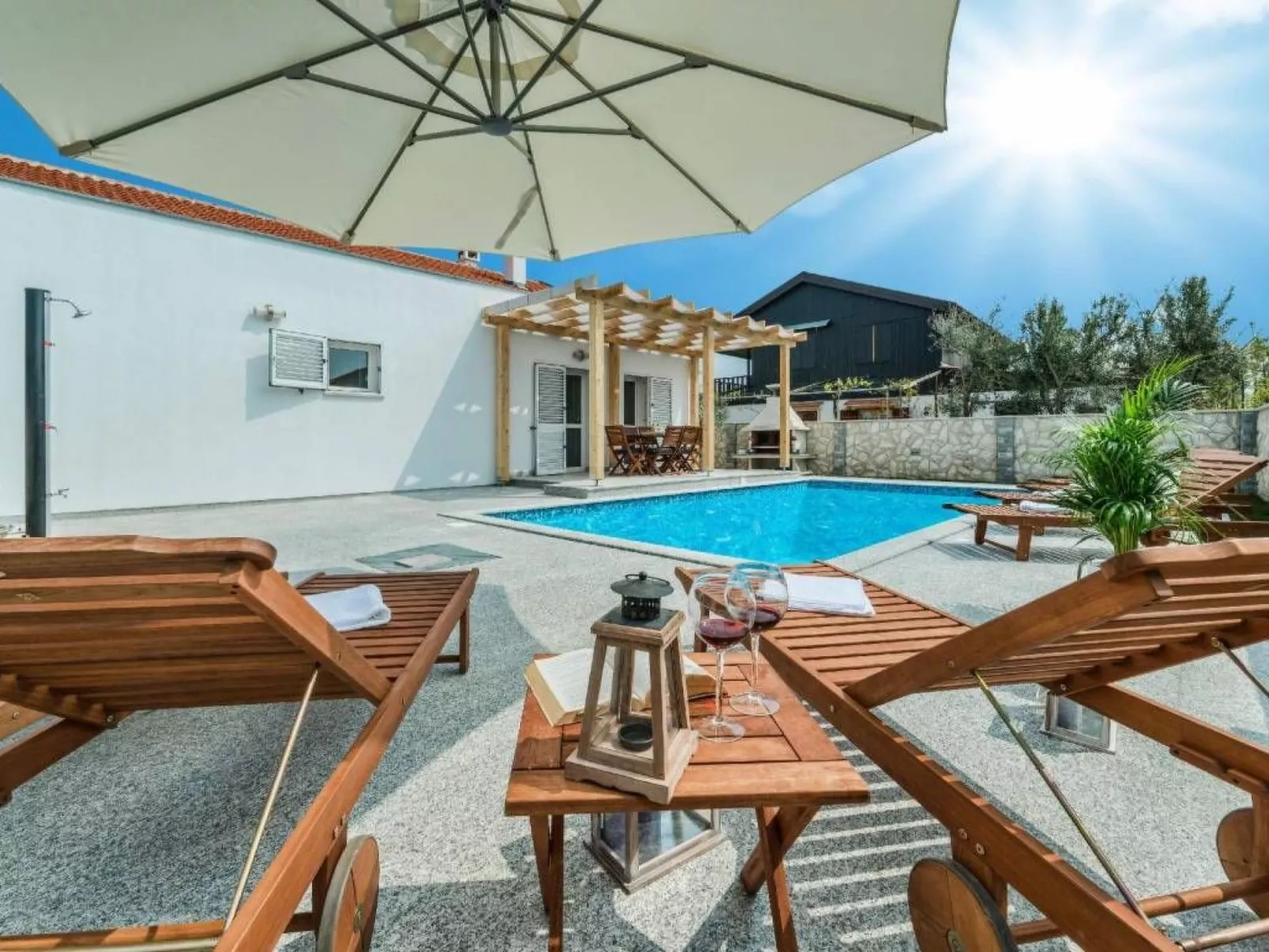 Strandhaus mit Pool in Meeresnähe