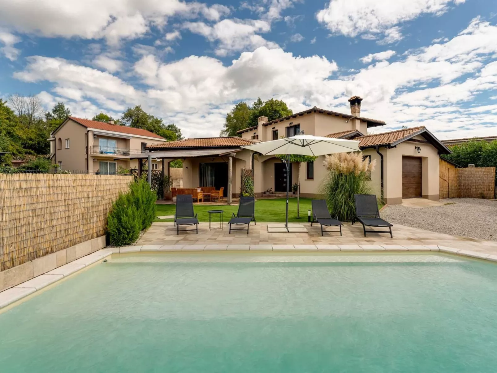 Ferienvilla mit Pool, ruhige Aria