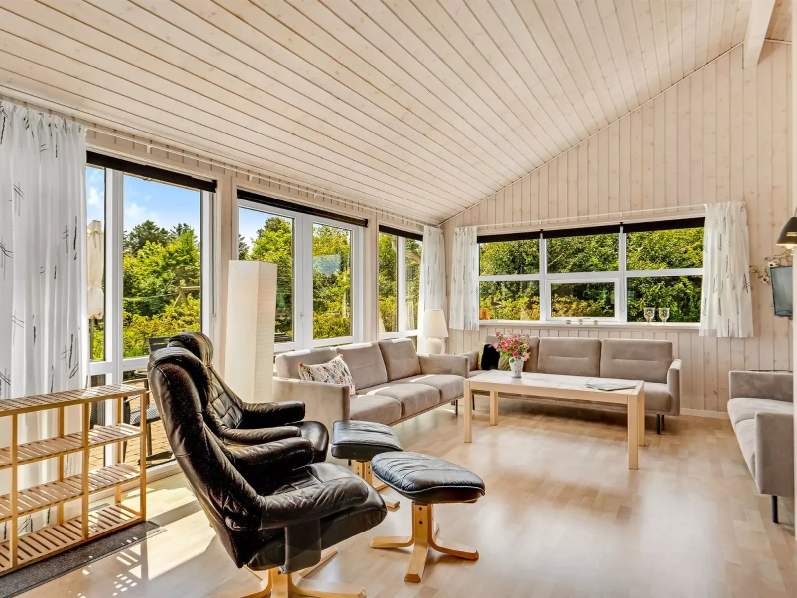 "Lari" - 600m from the sea